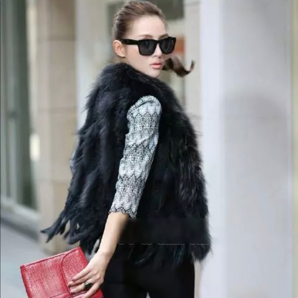 Real Rabbit Fur vest with Raccoon collar - Picture 2 of 7
